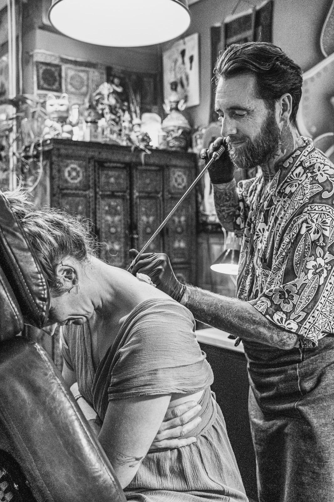 Tattoo met de betekenis liefde: zes symbolen voor liefde en verbinding